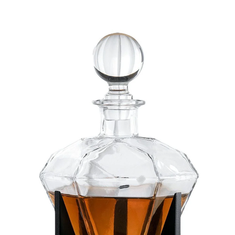 DIAMOND DECANTER WITH WOODEN STAND